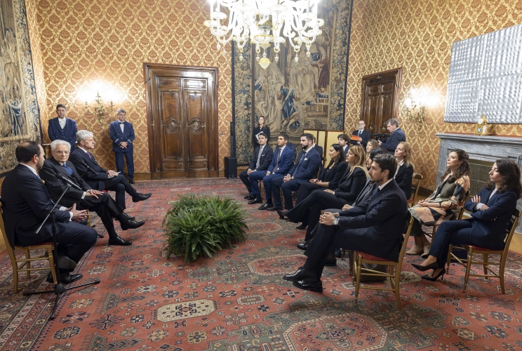 Il Presidente Sergio Mattarella con Riccardo Di Stefano, Presidente dei Giovani Imprenditori, in occasione dell'incontro con una delegazione di Giovani Imprenditori di Confindustria