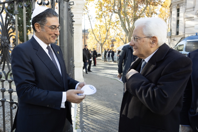 Il Presidente della Repubblica Sergio Mattarella al Tempio Maggiore di Roma accolto da Victor Fadlun, Presidente della Comunità ebraica 
