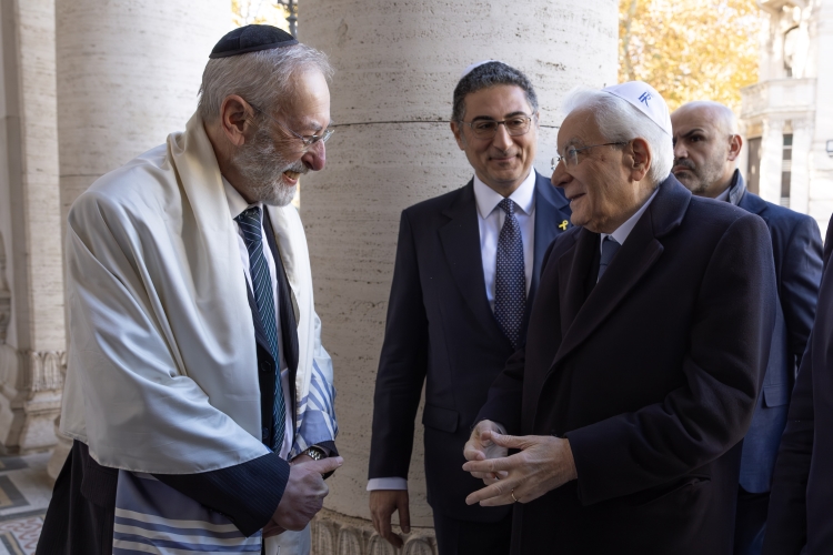 Il Presidente della Repubblica Sergio Mattarella al Tempio Maggiore di Roma accolto da Rav Riccardo Di Segni, Rabbino Capo di Roma  
