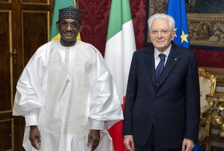 Il Presidente della Repubblica Sergio Mattarella con S.E. il Signor Yacouba Diakité, nuovo Ambasciatore della Repubblica del Mali, in occasione della presentazione delle Lettere Credenziali