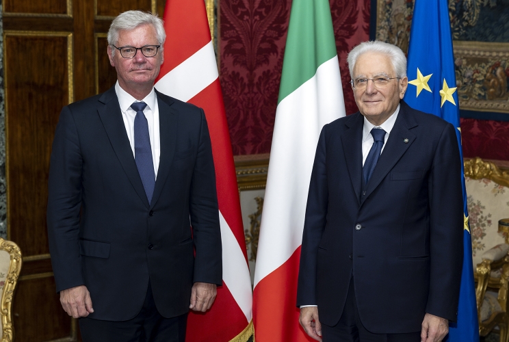 Il Presidente della Repubblica Sergio Mattarella con S.E. il Signor Peter Taksøe-Jensen, nuovo Ambasciatore del Regno di Danimarca, in occasione della presentazione delle Lettere Credenziali