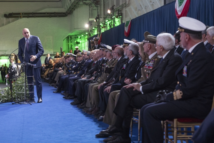 Il Presidente della Repubblica Sergio Mattarella a bordo di Nave Trieste in occasione della cerimonia di immissione in servizio della Nave Trieste della Marina Militare e del giuramento dei cadetti  
