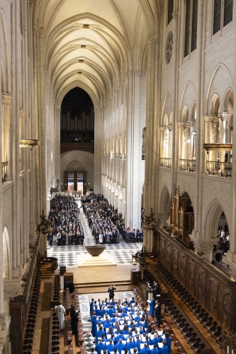 Il Presidente della Repubblica Sergio Mattarella e la Sig.ra Laura in occasione della cerimonia di riapertura della Cattedrale di Notre-Dame
