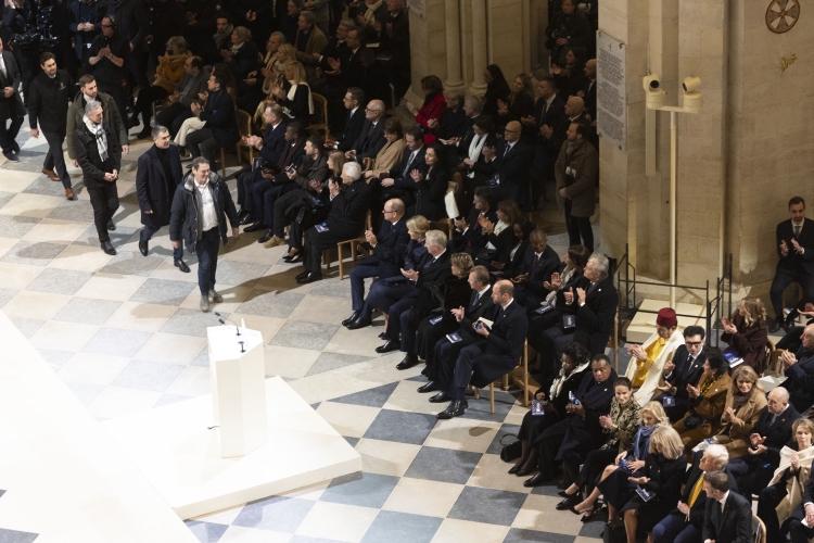 Il Presidente della Repubblica Sergio Mattarella e la Sig.ra Laura in occasione della cerimonia di riapertura della Cattedrale di Notre-Dame
