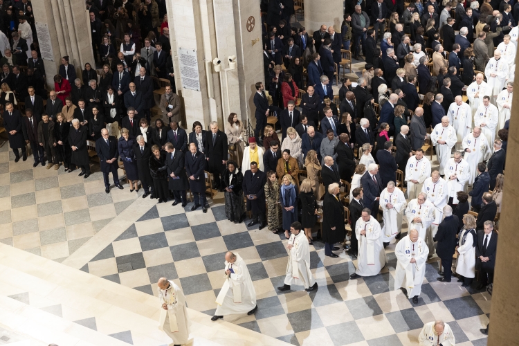 Il Presidente della Repubblica Sergio Mattarella e la Sig.ra Laura in occasione della cerimonia di riapertura della Cattedrale di Notre-Dame
