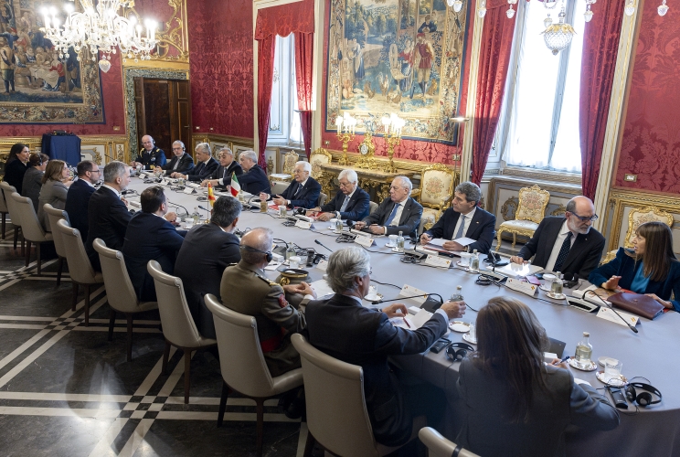 President Sergio Mattarella and His Majesty King Felipe VI of Spain during the talks extended to the members of their delegations