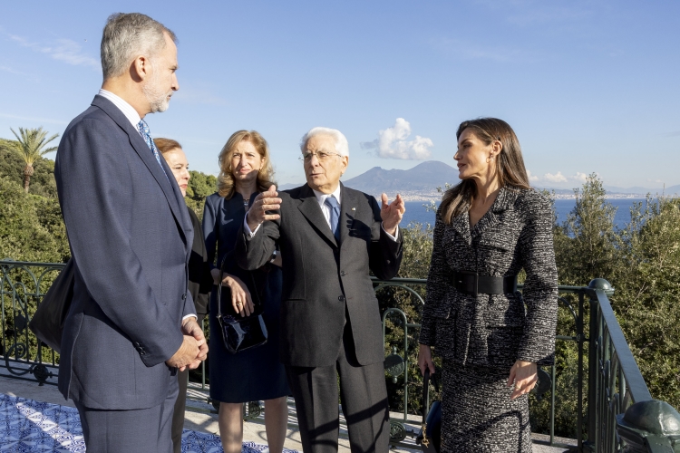 Il Presidente Sergio Mattarella e la Sig.ra Laura con le Loro Maestà il Re Felipe VI e la Regina Letizia di Spagna a Villa Rosebery
