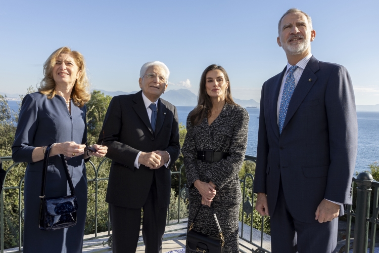 Il Presidente Sergio Mattarella e la Sig.ra Laura con le Loro Maestà il Re Felipe VI e la Regina Letizia di Spagna a Villa Rosebery
