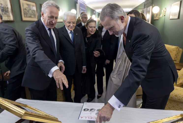 Il Presidente della Repubblica Sergio Mattarella con il Re Felipe VI di Spagna al Teatro San Carlo
