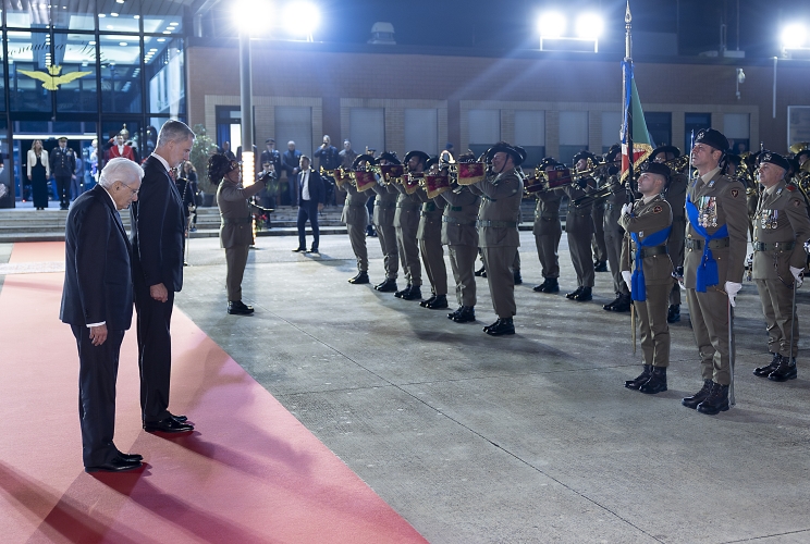 Il Presidente della Repubblica Sergio Mattarella con il Re Felipe VI Re di Spagna in occasione della cerimonia di congedo