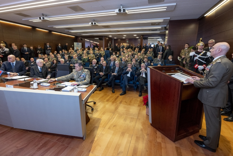 Il Presidente Sergio Mattarella in occasione dell'intervento alla sede del Comando Operativo di Vertice Interforze in occasione del collegamento in videoconferenza per rivolgere gli auguri ai contingenti militari italiani impegnati nei teatri di operazioni internazionali