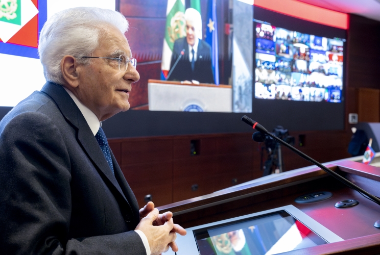 Il Presidente Sergio Mattarella in occasione dell'intervento alla sede del Comando Operativo di Vertice Interforze in occasione del collegamento in videoconferenza per rivolgere gli auguri ai contingenti militari italiani impegnati nei teatri di operazioni internazionali