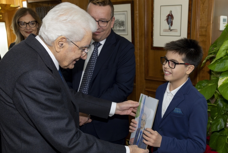 Il Presidente Sergio Mattarella in occasione dell'intervento alla sede del Comando Operativo di Vertice Interforze in occasione del collegamento in videoconferenza per rivolgere gli auguri ai contingenti militari italiani impegnati nei teatri di operazioni internazionali
