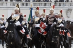 Cambio della Guardia solenne  del Reggimento Corazzieri e della Fanfara del IV Reggimento Carabinieri a cavallo in occasione della Festa del Tricolore