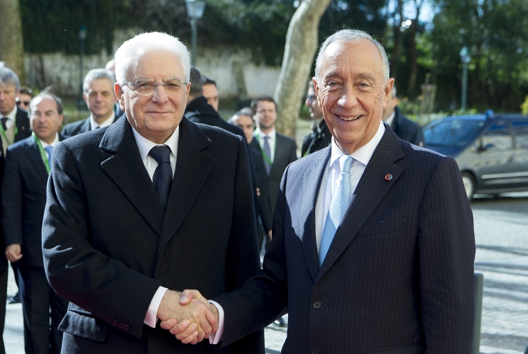 Il Presidente Sergio Mattarella accolto dal Presidente della Repubblica Portoghese 