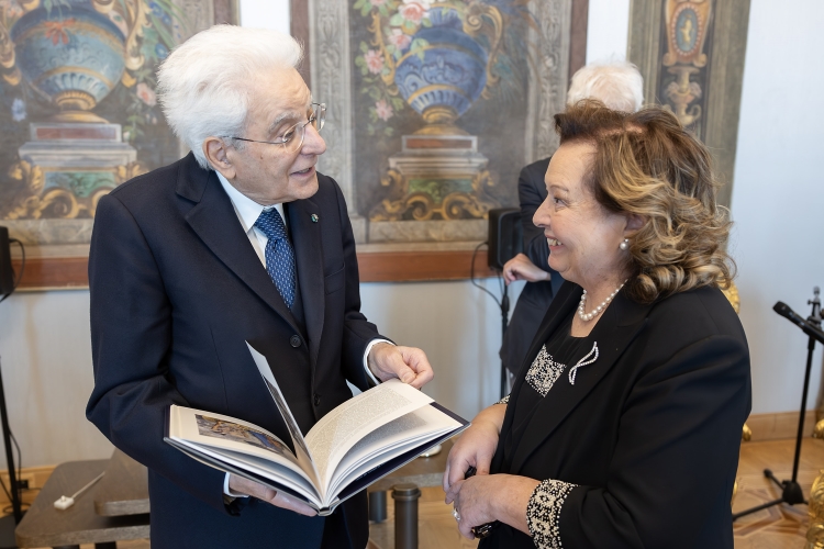 Il Presidente della Repubblica Sergio Mattarella con  Giovanna Carlino Pirandello 
(foto di Francesco Ammendola - Ufficio per la Stampa e la Comunicazione della Presidenza della Repubblica)
