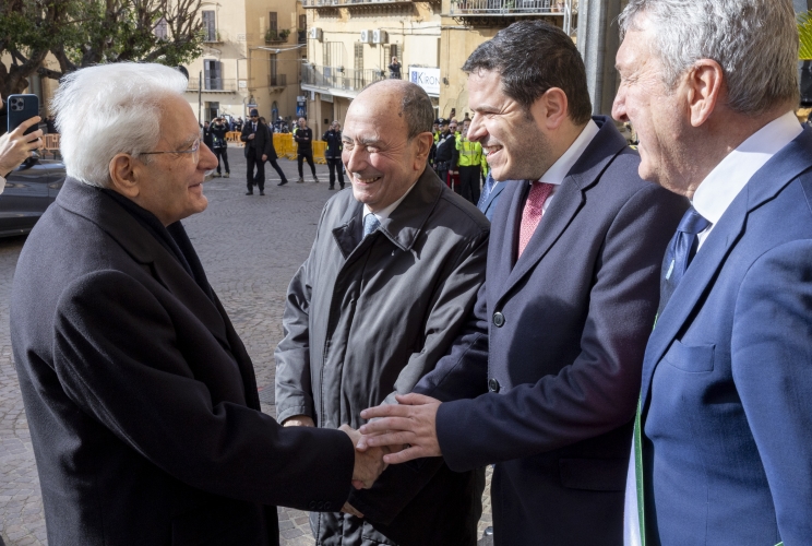 Agrigento - Il Presidente della Repubblica Sergio Mattarella ,con Renato Schifani, Presidente della Regione Siciliana, Gaetano Galvagno, Presidente dell’Assemblea Regionale
Siciliana e. Francesco Miccichè, Sindaco di Agrigento,  in occasione della  cerimonia d’inaugurazione di Agrigento capitale italiana della cultura 2025