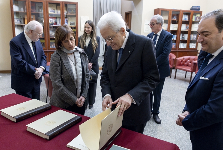 Il Presidente della Repubblica Sergio Mattarella in occasione dell'inaugurazione dell’anno accademico 2024/2025 dell’Università degli Studi di Messina e al conferimento del Dottorato honoris causa in Scienze delle Pubbliche Amministrazioni al Presidente della Repubblica