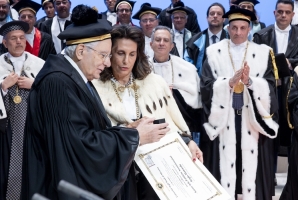 II Presidente Mattarella con il Rettore Giovanna Spatari in occasione dell'inaugurazione dell’anno accademico 2024/2025 dell’Università degli Studi di Messina e del conferimento del Dottorato honoris causa al Presidente della Repubblica 