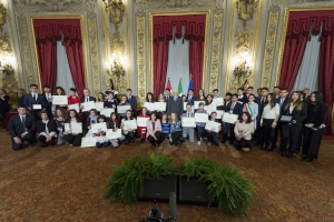 Il Presidente Sergio Mattarella con i nuovi "Alfieri della Repubblica"