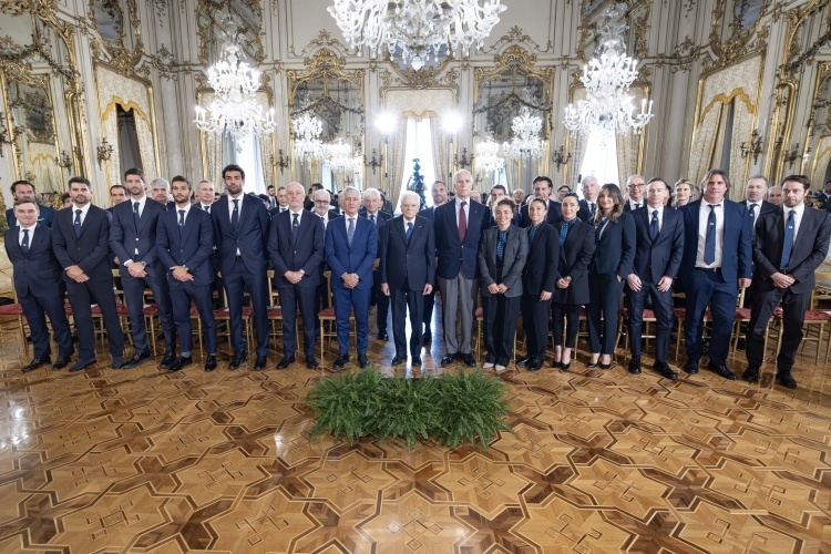 Il Presidente Sergio Mattarella in occasione dell'incontro con le Nazionali italiane di Tennis femminile e maschile vincitrici della Billie Jean King Cup 2024 e della Coppa Davis 2024 

