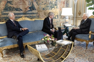 Il Presidente Sergio Mattarella con Thomas Bach Presidente del CIO, e con Giovanni Malagò Presidente CONI e membro CIO
