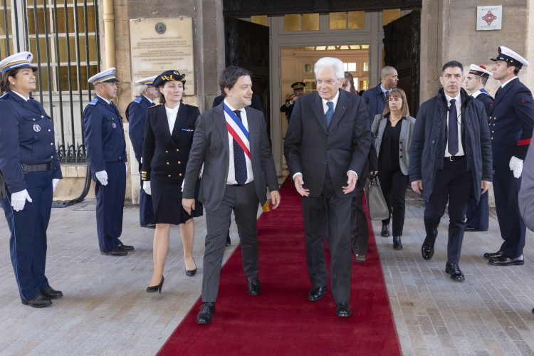 Il Presidente della Repubblica, Sergio Mattarella all’Hotel de Ville con il Sindaco di Marsiglia, Benoît Payan
