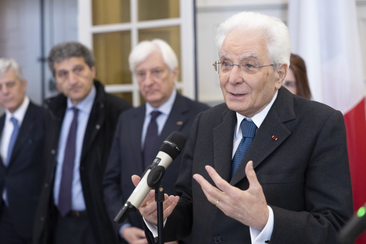 Il Presidente della Repubblica, Sergio Mattarella incontra una rappresentanza della comunità italiana a Marsiglia e di quella francese legata all’Italia
