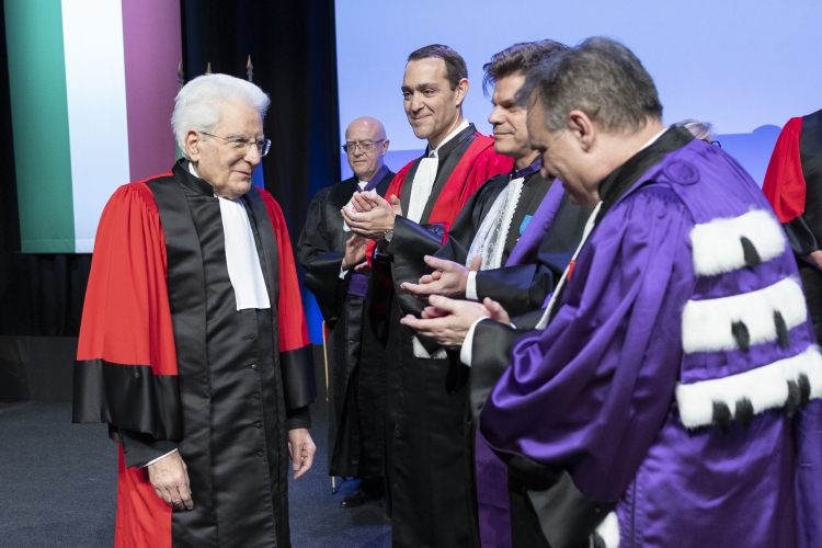 Il Presidente della Repubblica, Sergio Mattarella in occasione della cerimonia di consegna dell’onorificenza accademica di Dottore Honoris Causa dall’Università di Aix-Marseille
