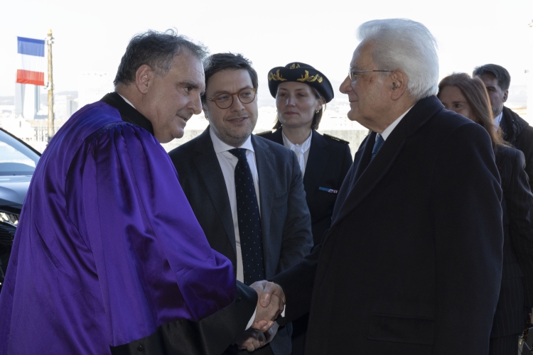 Il Presidente della Repubblica, Sergio Mattarella al Palais du Pharo, accolto da Éric Berton, Presidente dell’Università di Aix-Marseille 
