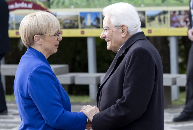 Il Presidente della Repubblica Sergio Mattarella accolto a Villa Vipolže dalla Presidente della Repubblica di Slovenia Nataša Pirc Musar, in occasione dell'inaugurazione della "Prima Capitale europea della cultura transfrontaliera GO! 2025