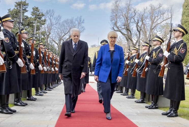Il Presidente della Repubblica Sergio Mattarella accolto a Villa Vipolže dalla Presidente della Repubblica di Slovenia Nataša Pirc Musar, in occasione dell'inaugurazione della "Prima Capitale europea della cultura transfrontaliera GO! 2025
