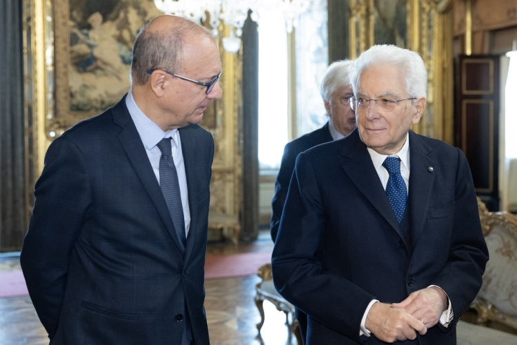 Il Presidente della Repubblica Sergio Mattarella saluta Giuseppe Valditara, Ministro dell’Istruzione e del merito, in occasione della celebrazione del “Giorno del Ricordo”
