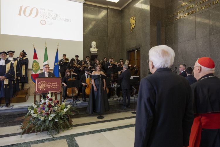 Il Presidente Mattarella durante la cerimonia di inaugurazione dell’anno accademico dell’Università per Stranieri di Perugia, in occasione del centesimo anno dalla fondazione