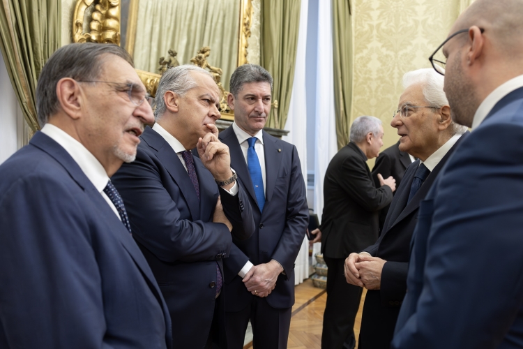 Il Presidente della Repubblica Sergio Mattarella con Ignazio La Russa, Presidente del Senato della Repubblica,Lorenzo Fontana, Presidente della Camera dei deputati,Matteo Piantedosi, Ministro dell’Interno,e con Vittorio Pisani, Capo della Polizia Direttore Generale della Pubblica Sicurezza, in occasione della presentazione dei due libri della Polizia di Stato della collana “Fecero la scelta giusta”
