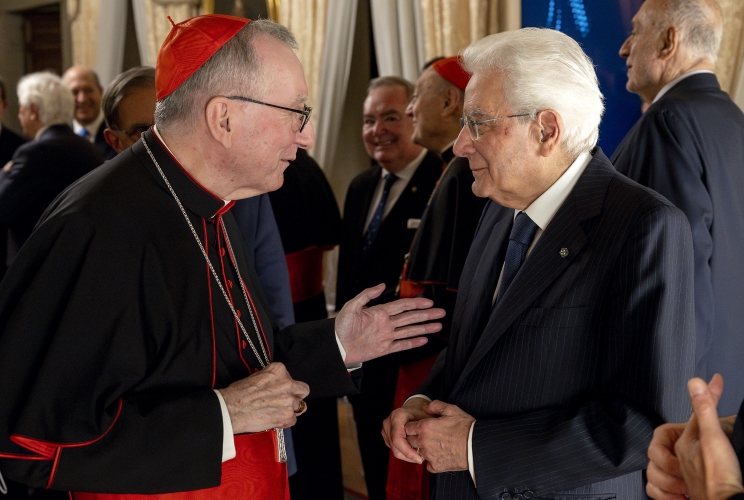Il Presidente Sergio Mattarella con a S.Em. Rev.ma il Cardinale Pietro Parolin, Segretario di Stato, in occasione dei colloqui bilaterali con la Santa Sede nella ricorrenza della firma dei Patti Lateranensi e dell’Accordo di Revisione del Concordato