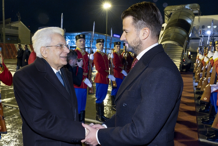 Il Presidente della Repubblica Sergio Mattarella accolto dal Presidente del Montenegro Jakov Milatovic