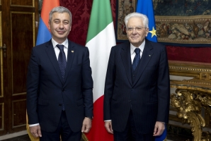 Il Presidente Sergio Mattarella con S.E. il Signor Vladimir Karapetyan, nuovo Ambasciatore della Repubblica di Armenia, in occasione della presentazione delle Lettere credenziali