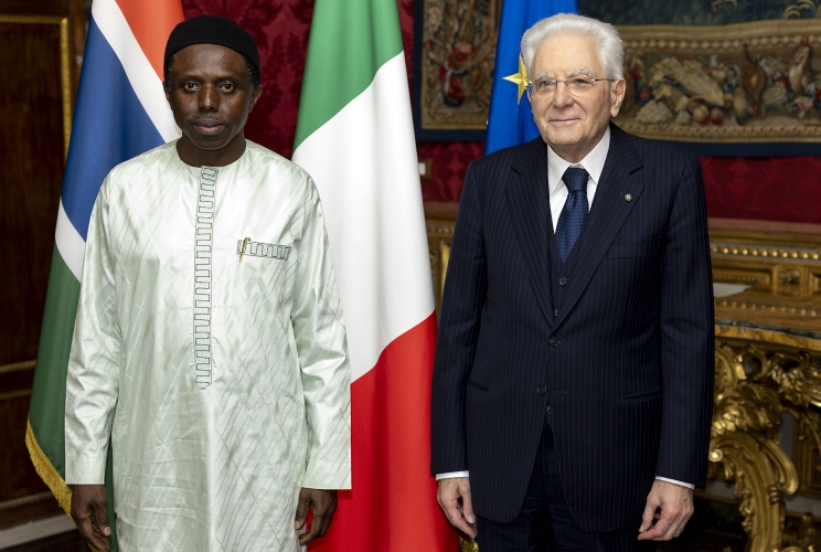 Il Presidente Sergio Mattarella con S.E. il Signor Noah Touray, nuovo Ambasciatore della Repubblica del Gambia, in occasione della presentazione delle Lettere credenziali 