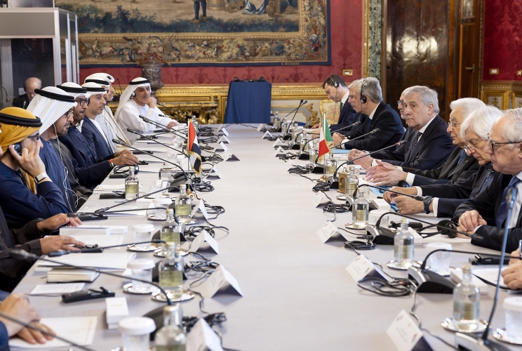 Il Presidente della Repubblica Sergio Mattarella con lo Sceicco Mohamed bin Zayed Al Nahyan, Presidente degli Emirati Arabi Uniti, nel corso dei collqui allargati alle delegazioni 