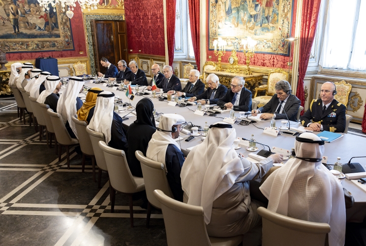 Il Presidente della Repubblica Sergio Mattarella con lo Sceicco Mohamed bin Zayed Al Nahyan, Presidente degli Emirati Arabi Uniti, nel corso dei collqui allargati alle delegazioni 
