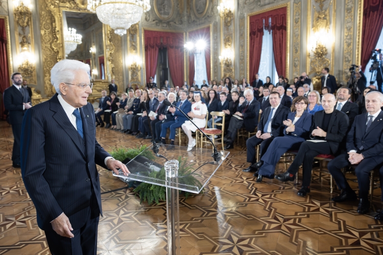 Il Presidente Sergio Mattarella in occasione della cerimonia di consegna delle onorificenze dell’Ordine al Merito della Repubblica Italiana conferite “motu proprio” a cittadini distintisi per atti di eroismo e impegno civile
