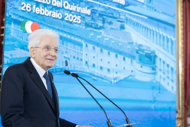 Il Presidente Sergio Mattarella in occasione della cerimonia di consegna delle onorificenze dell’Ordine al Merito della Repubblica Italiana conferite “motu proprio” a cittadini distintisi per atti di eroismo e impegno civile

