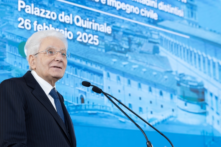 Il Presidente Sergio Mattarella in occasione della cerimonia di consegna delle onorificenze dell’Ordine al Merito della Repubblica Italiana conferite “motu proprio” a cittadini distintisi per atti di eroismo e impegno civile

