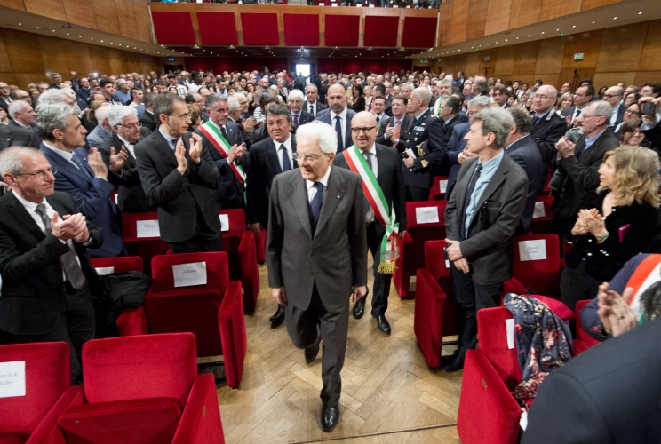 Il Presidente Sergio Mattarella al suo arrivo al Teatro Diego 