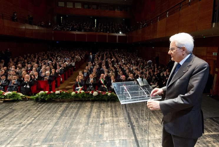 Il Presidente Sergio Mattarella nel corso della cerimonia commemorativa 