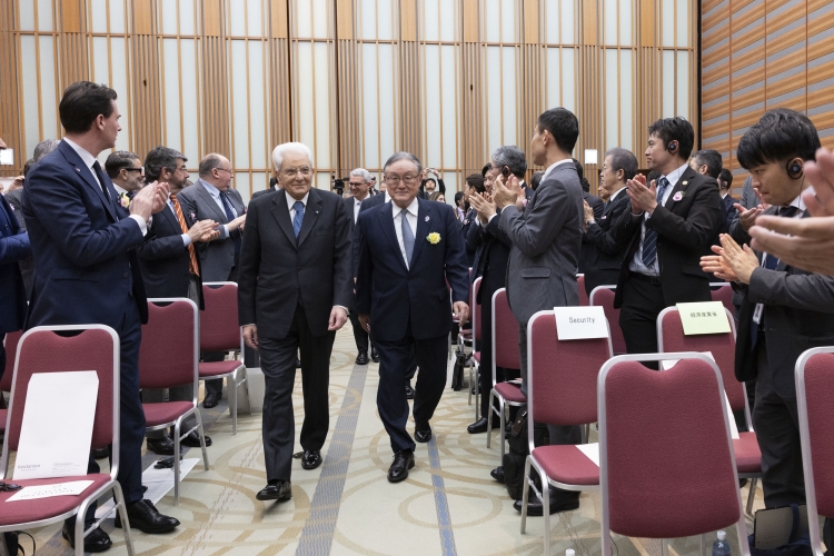 Il Presidente Mattarella al Keidanren, sede della Confindustria giapponese, accolto dal Vice Presidente e Presidente del Comitato per l’Europa del Keidanren, Toshiaki Higashihara