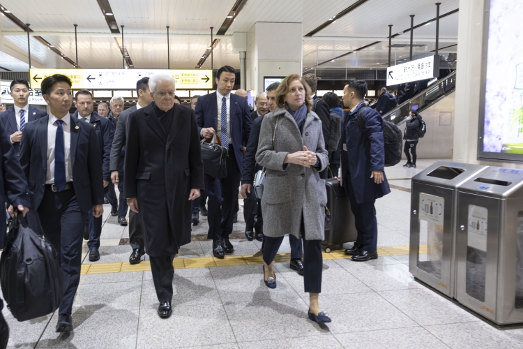 Il Presidente della Repubblica Sergio Mattarella arriva alla stazione centrale di Kyoto