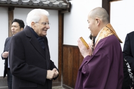 Il Presidente della Repubblica Sergio Mattarella visita il Tempio Kinkaku-ji
