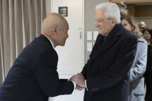 Il Presidente della Repubblica Sergio Mattarella con il Presidente dell’Associazione Nihon Hidankyo, Toshiyuki Mimaki, sopravvissuto al bombardamento nucleare